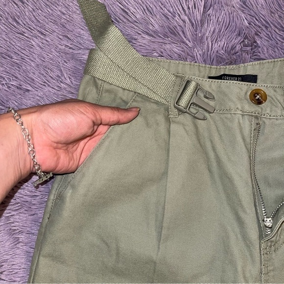 Forever 21 Women's Cargo Pants- NWoT - Picture 6 of 7
